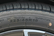 2021款广汽传祺影豹原装轮胎品牌 规格型号和尺寸大小