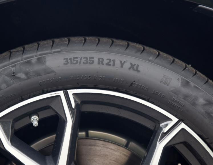宝马X5原厂轮胎品牌 前后轮规格型号和价格(图5)